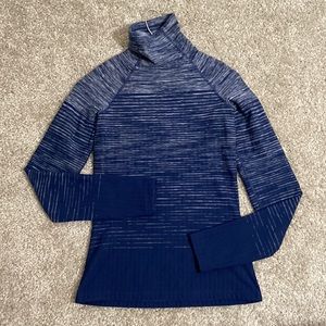 Women’s Nike Hyperwarm Pullover Size S